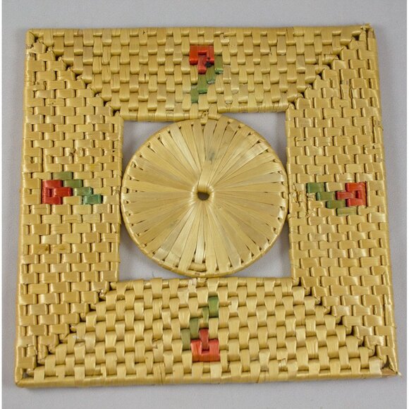 Square Scandinavian Style Rose Wicker Pendant Trivet Kitschy Kitchen Retro - Picture 2 of 3